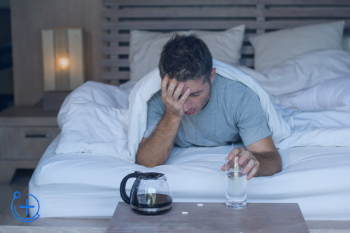 У мужчины болит голова У мужчины болит голова